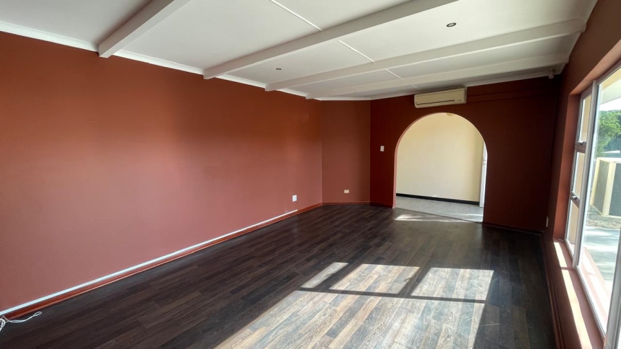 5 Bedroom Property for Sale in Beacon Bay Eastern Cape